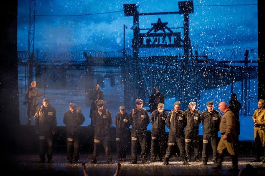 Teatrul ”Mihai Eminescu” din Chișinău vine la Praga cu spectacolul ”Dosarele Siberiei”!